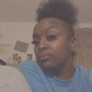 Meet your Posher, Nelle